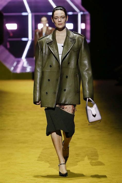 SFILATA PRADA DONNA AUTUNNO/INVERNO 2022 AN 